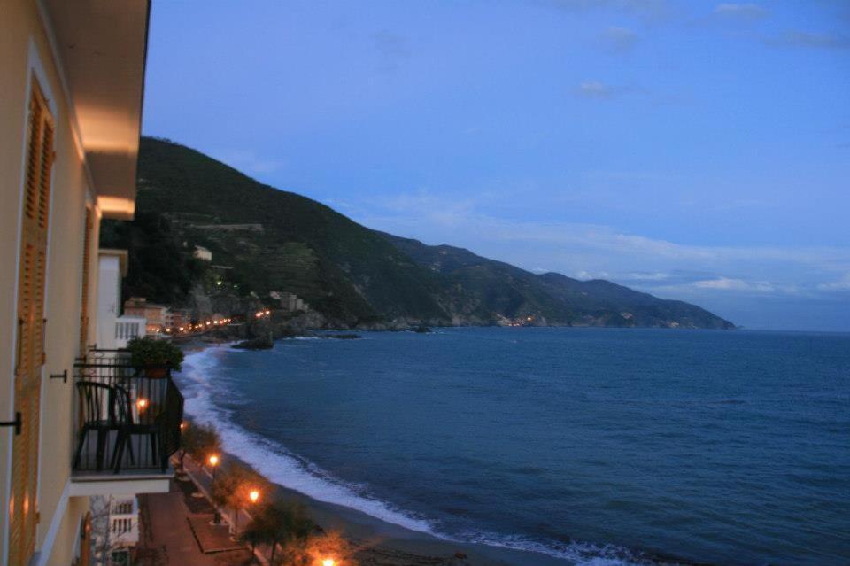 מונטרוסו אל מארה Hotel La Spiaggia מראה חיצוני תמונה